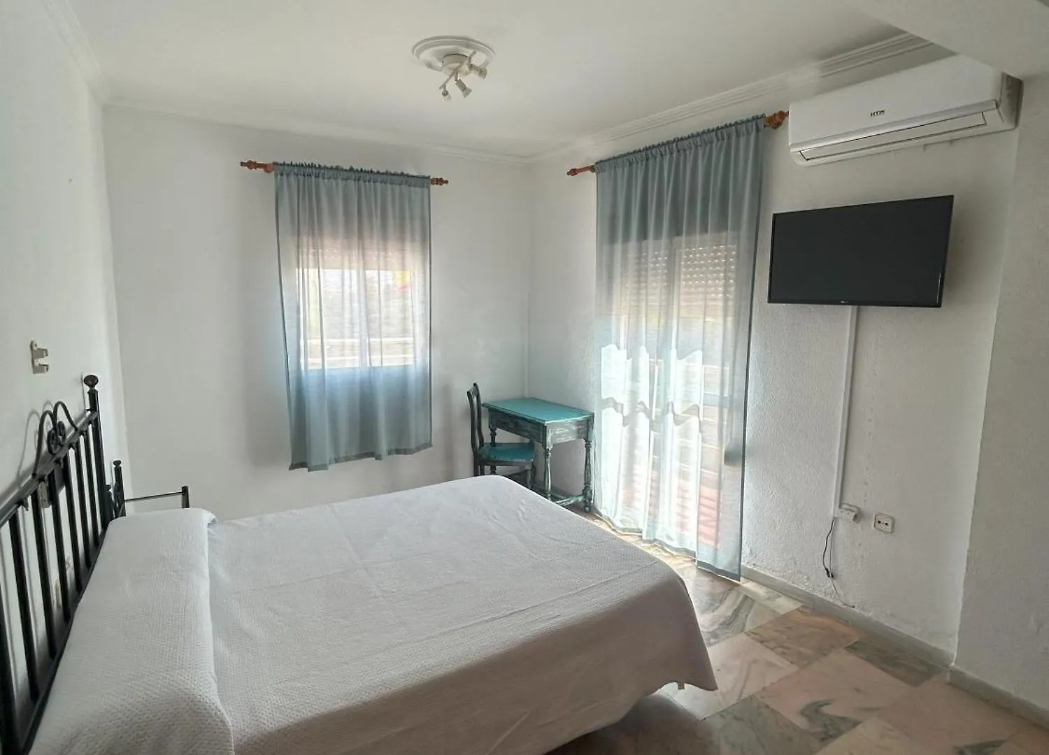 El Ancla Hotel Alcala del Rio 2*,