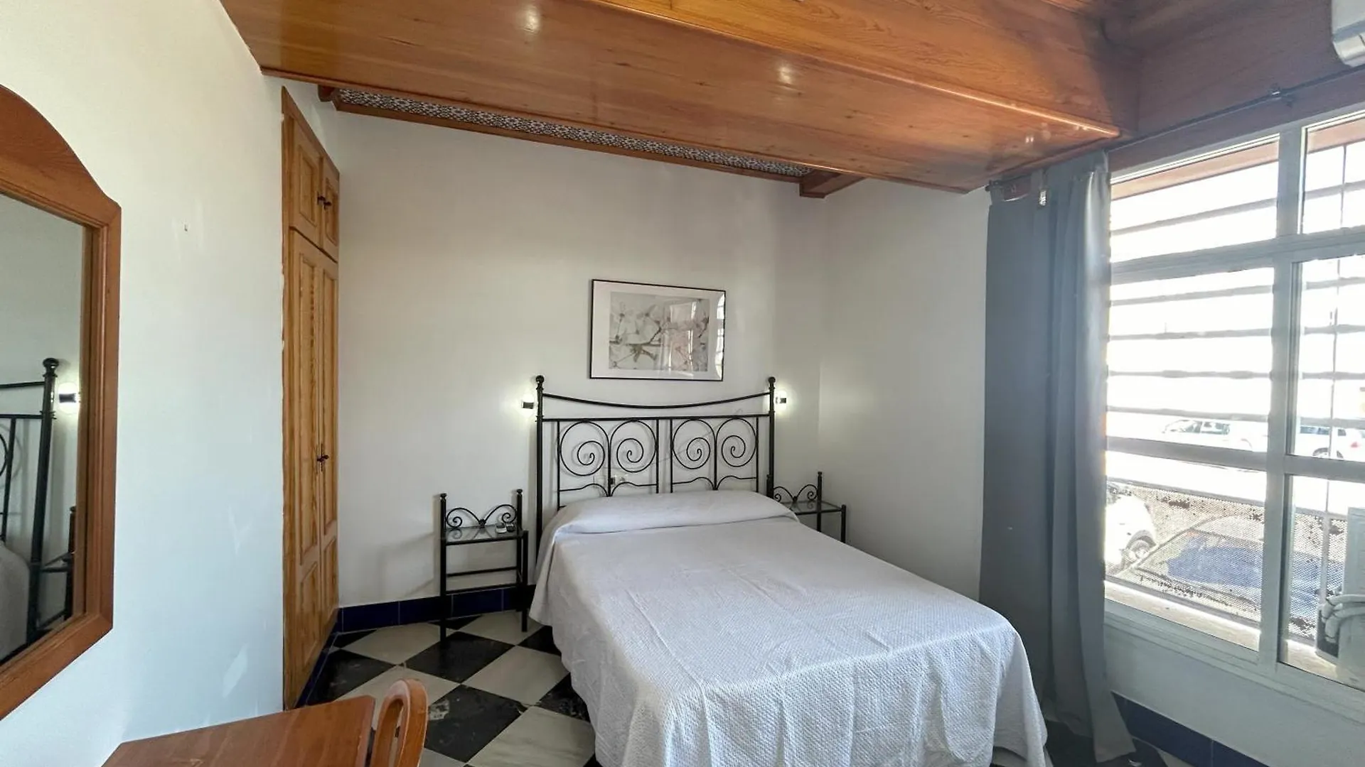 El Ancla Hotel Alcala del Rio 2*,